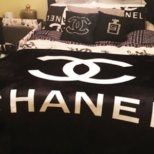 New Plush Throw Blanket For Sale.